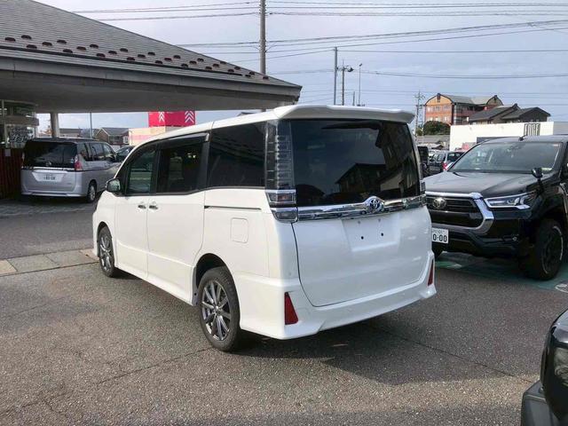 ヴォクシー ＺＳ　煌ＩＩ　４ＷＤ　ドライブレコーダー　ＥＴＣ　バックカメラ　ナビ　オートクルーズコントロール　レーンアシスト　衝突被害軽減システム　両側電動スライドドア　オートマチックハイビーム　オートライト（17枚目）