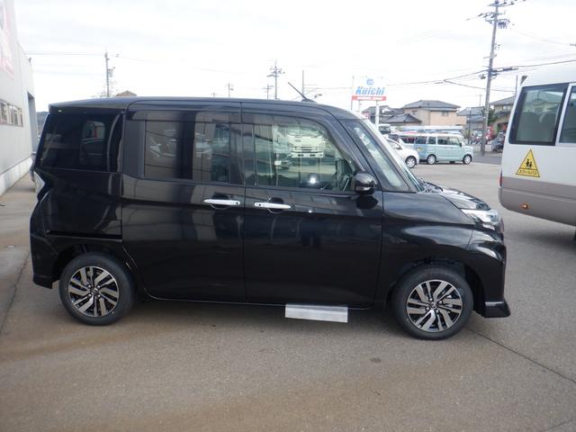 ルーミー カスタムＧ　登録済み未使用車・９インチディスプレイオーディオ・全方位カメラ・運転席／助手席シートヒーター・シートバックテーブル（8枚目）