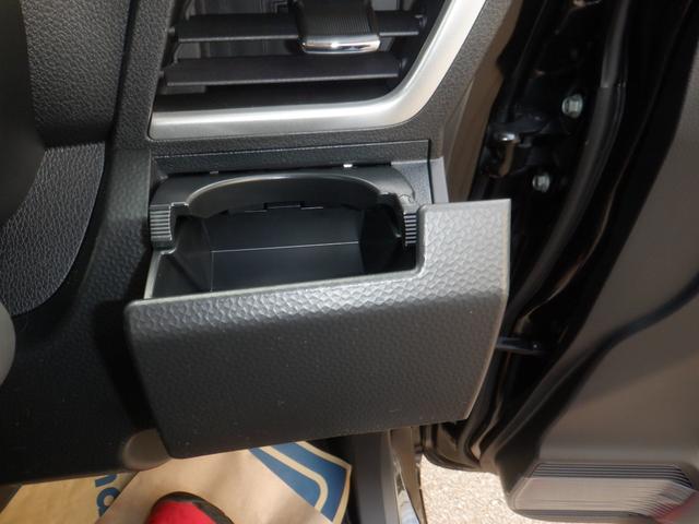 ルーミー カスタムＧ　登録済み未使用車・９インチディスプレイオーディオ・全方位カメラ・運転席／助手席シートヒーター・シートバックテーブル（34枚目）