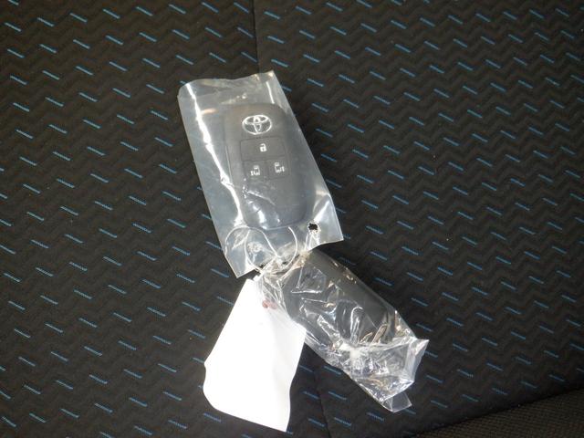 ルーミー カスタムＧ　登録済み未使用車・９インチディスプレイオーディオ・全方位カメラ・運転席／助手席シートヒーター・シートバックテーブル（61枚目）