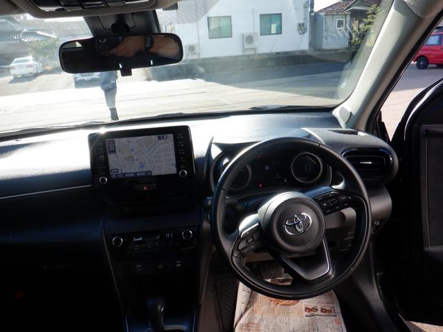 ヤリスクロス ハイブリッドＧ　９インチディスプレイオーディオ・バックカメラ・シートヒーター・純正アルミ（9枚目）