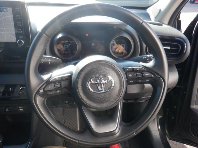 ヤリスクロス ハイブリッドＧ　９インチディスプレイオーディオ・バックカメラ・シートヒーター・純正アルミ（11枚目）