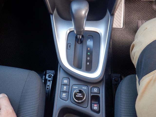 ヤリスクロス ハイブリッドＧ　９インチディスプレイオーディオ・バックカメラ・シートヒーター・純正アルミ（19枚目）