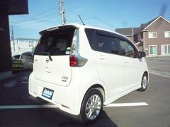 弊社は自社板金工場を完備！小さなキズから大ダメージのお車まで幅広くご対応させていただきます！もちろん保険事故にも精通したスタッフがお客様に安心をご提供いたします！ 4