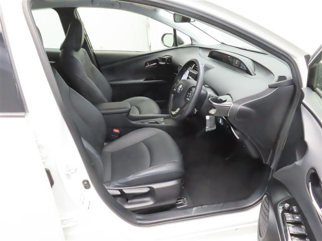 プリウス Ｓツーリングセレクション　４ＷＤ　フルセグ　メモリーナビ　ＤＶＤ再生　バックカメラ　衝突被害軽減システム　ＥＴＣ　ＬＥＤヘッドランプ　記録簿　アイドリングストップ（7枚目）