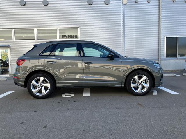 Ｑ３ ３５ＴＦＳＩアドバンスド　認定中古車／デモカー（8枚目）