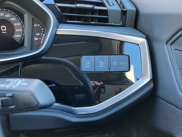 Ｑ３ ３５ＴＦＳＩアドバンスド　認定中古車／デモカー（13枚目）