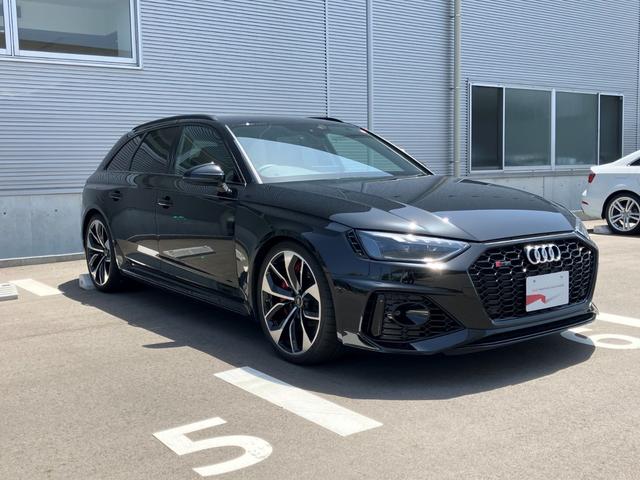 アウディ ＲＳ４アバント