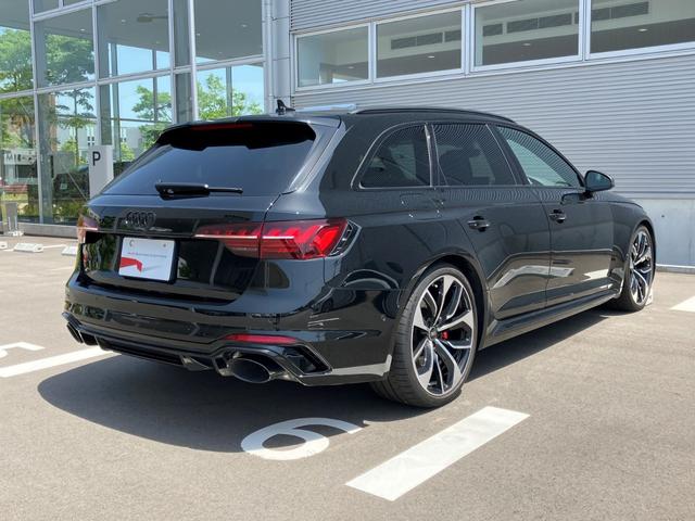 アウディ ＲＳ４アバント