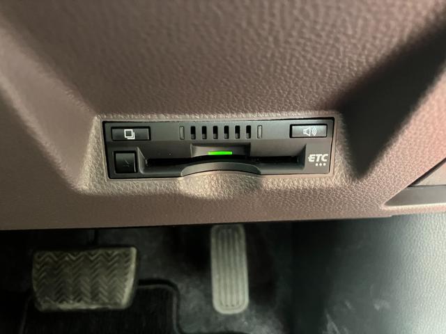 ヤリス Ｇ　４ＷＤ　ＥＴＣ　全周囲カメラ　ナビ　クリアランスソナー　オートクルーズコントロール　レーンアシスト　衝突被害軽減システム　アルミホイール　オートマチックハイビーム　オートライト　スマートキー（9枚目）