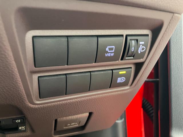 ヤリス Ｇ　４ＷＤ　ＥＴＣ　全周囲カメラ　ナビ　クリアランスソナー　オートクルーズコントロール　レーンアシスト　衝突被害軽減システム　アルミホイール　オートマチックハイビーム　オートライト　スマートキー（10枚目）