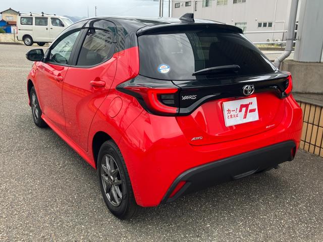 ヤリス Ｇ　４ＷＤ　ＥＴＣ　全周囲カメラ　ナビ　クリアランスソナー　オートクルーズコントロール　レーンアシスト　衝突被害軽減システム　アルミホイール　オートマチックハイビーム　オートライト　スマートキー（17枚目）