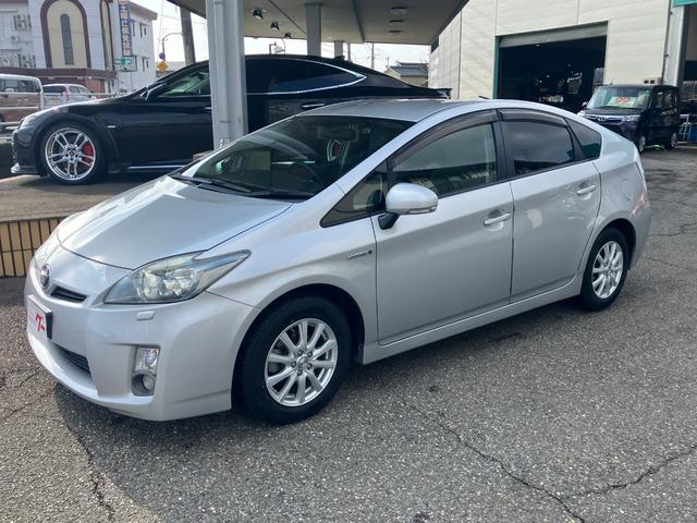 プリウス Ｓ　ＬＥＤエディション　メモリーナビ　フルセグＴＶ　バックカメラ　Ｂｌｕｅｔｏｏｔｈオーディオ　オートライト　ＬＥＤヘッドランプ　ヘッドライトウォッシャー　ＣＶＴ　スマートキー　ＤＶＤ再生　ミュージックプレイヤー接続可（12枚目）