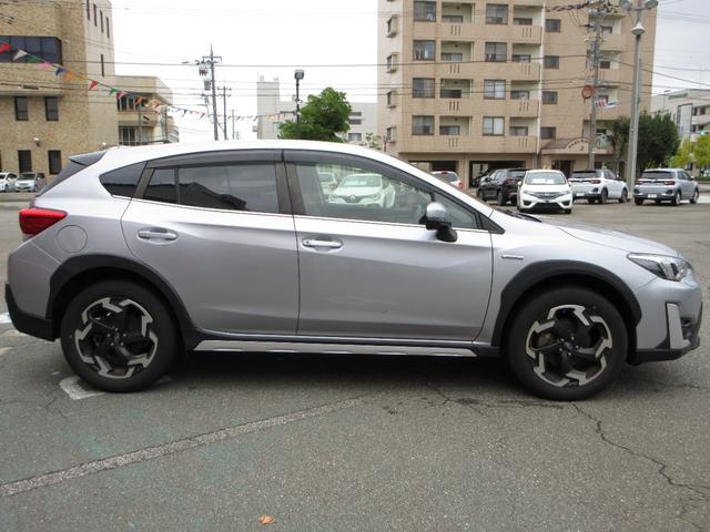 ＸＶ アドバンス　４ＷＤ　オートＡＣ　プッシュスタート　キーフリーシステム　ＬＥＤヘッド　ＥＴＣ　衝突被害軽減　ナビ　バックカメラ　純正アルミ　レーダークルーズコントロール　シートヒーター　パワーシート（4枚目）