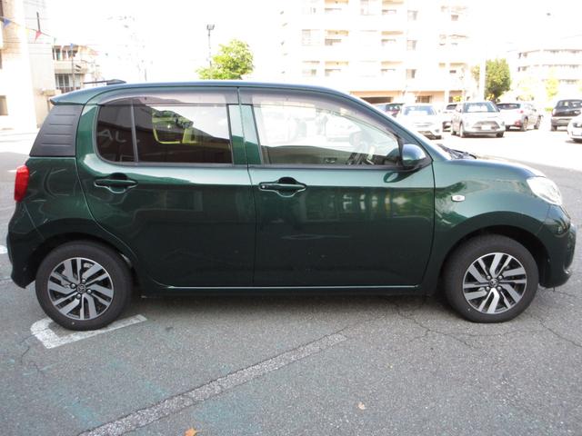 パッソ X Gパッケージ オートAC プッシュスタート キーフリーシステム LEDヘッドライト ETC 衝突被害軽減システム ナビ TV(フルセグ) バックカメラ 純正アルミホイール CVT(4枚目)