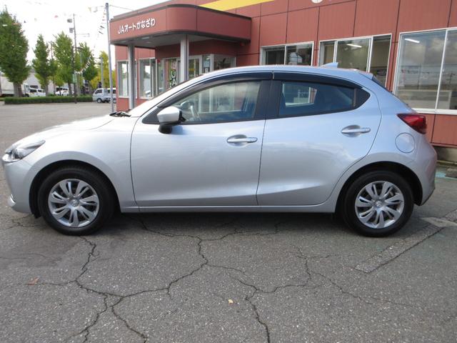 ＭＡＺＤＡ２ １５Ｓ　フル装備　キーレスエントリー　プッシュスタート　衝突被害軽減システム　純正ナビ　ＴＶ（フルセグ）　バックカメラ　ＴＶフリー未実施（5枚目）