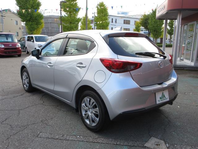 ＭＡＺＤＡ２ １５Ｓ　フル装備　キーレスエントリー　プッシュスタート　衝突被害軽減システム　純正ナビ　ＴＶ（フルセグ）　バックカメラ　ＴＶフリー未実施（6枚目）