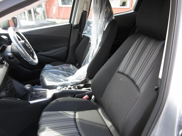 ＭＡＺＤＡ２ １５Ｓ　フル装備　キーレスエントリー　プッシュスタート　衝突被害軽減システム　純正ナビ　ＴＶ（フルセグ）　バックカメラ　ＴＶフリー未実施（11枚目）