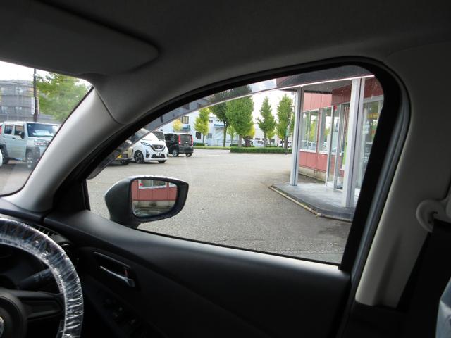 ＭＡＺＤＡ２ １５Ｓ　フル装備　キーレスエントリー　プッシュスタート　衝突被害軽減システム　純正ナビ　ＴＶ（フルセグ）　バックカメラ　ＴＶフリー未実施（16枚目）