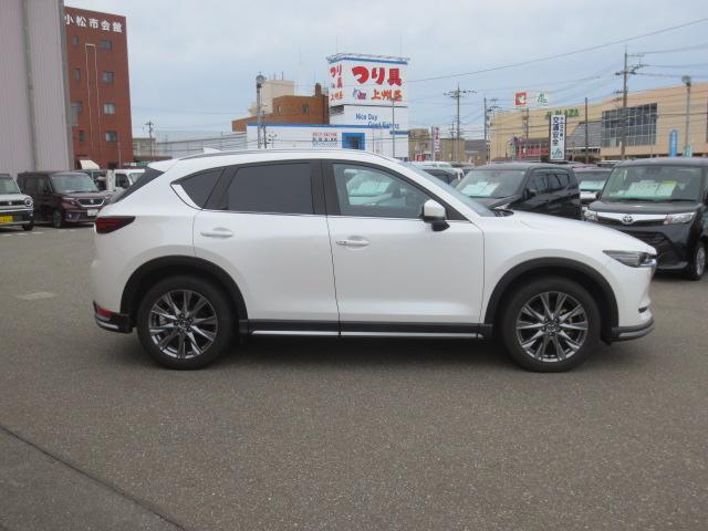 ＣＸ－５ ＸＤ　エクスクルーシブモード　４ＷＤ　プッシュスタート　ＥＴＣ　衝突被害軽減システム　純正ナビ　ＴＶ（フルセグ）　全方位モニタ－　ＤＶＤ　ＣＤ　純正アルミホイール　ドライブレコーダー　パワーバックドア　パワーシート（4枚目）