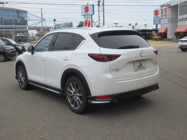 ＣＸ－５ ＸＤ　エクスクルーシブモード　４ＷＤ　プッシュスタート　ＥＴＣ　衝突被害軽減システム　純正ナビ　ＴＶ（フルセグ）　全方位モニタ－　ＤＶＤ　ＣＤ　純正アルミホイール　ドライブレコーダー　パワーバックドア　パワーシート（9枚目）