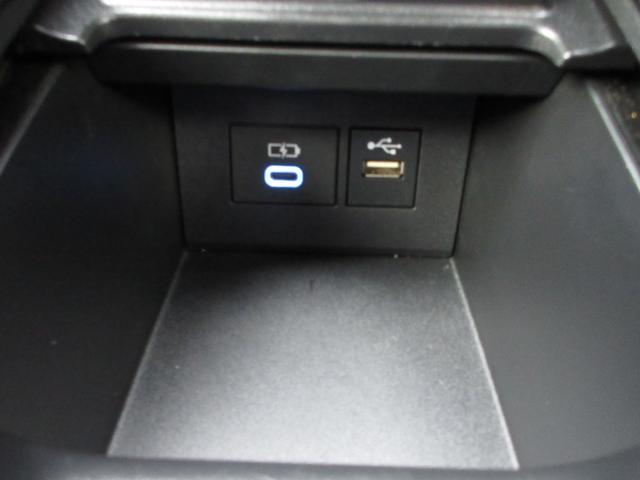 アクア Ｚ　プッシュスタート　スマートキー　ＬＥＤヘッドライト　ＥＴＣ　衝突被害軽減システム　ナビ　１０．５インチディスプレイオーディ　Ｂｌｕｅｔｏｏｔｈ　バックカメラ　純正アルミホイール（15枚目）