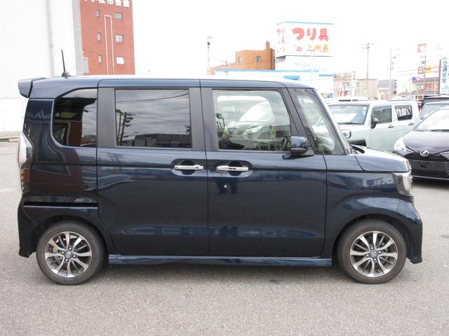 N-BOXカスタム L スマートキー LEDヘッドライト ETC 衝突被害軽減システム TV ディスプレイオーディオ バックカメラ DVD CD 純正AW 左側パワースライドドア シートヒーター CVT(4枚目)