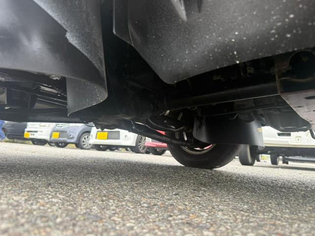 ハイゼットトラック エアコン・パワステ　スペシャル　４ＷＤ　三方開　積載可能量３５０ｋｇ　５速ミッション　エアコン　パワーステアリング　運転席エアバック　車検２年付き（24枚目）