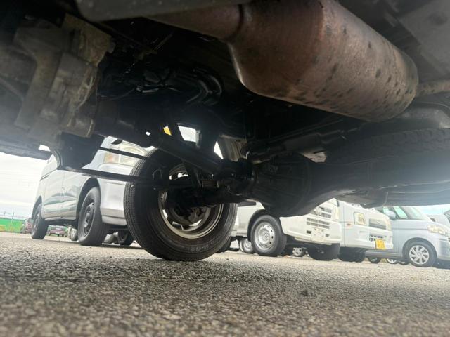 ハイゼットトラック エアコン・パワステ　スペシャル　４ＷＤ　三方開　積載可能量３５０ｋｇ　５速ミッション　エアコン　パワーステアリング　運転席エアバック　車検２年付き（25枚目）