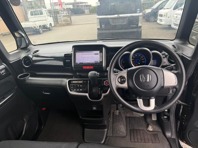 Ｎ－ＢＯＸカスタム Ｇ・Ａパッケージ　バックカメラ　両側スライド・片側電動　衝突被害軽減システム　ＨＩＤ　スマートキー　アイドリングストップ　ベンチシート　ＣＶＴ　盗難防止システム　ＡＢＳ　ＥＳＣ　アルミホイール　エアコン　車検２年付き（22枚目）