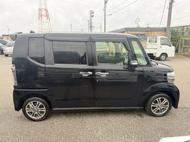 Ｎ－ＢＯＸカスタム Ｇ・Ｌパッケージ　４ＷＤ　ナビ　地デジ　Ｂｌｕｅｔｏｏｔｈオーディオ　ＣＤ／ＤＶＤ　バックカメラ　両側スライド　片側パワースライド　オートライト　オートＡ／Ｃ　ｅｃｏモード切替　ＥＴＣ　フルフラットシート　車検２年付き（6枚目）