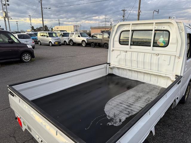 キャリイトラック エアコン・パワステ 4WD 5速MT 車検2年付き(7枚目)