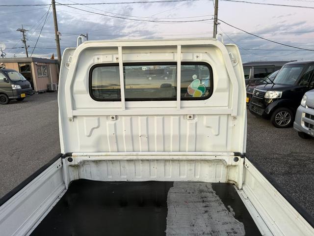 キャリイトラック エアコン・パワステ 4WD 5速MT 車検2年付き(16枚目)