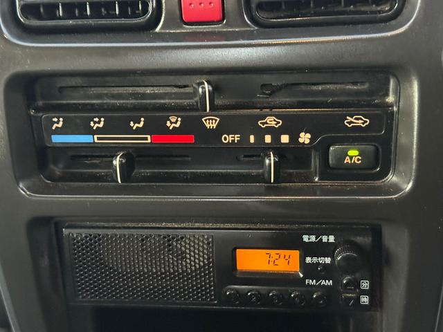 キャリイトラック エアコン・パワステ 4WD 5速MT 車検2年付き(35枚目)