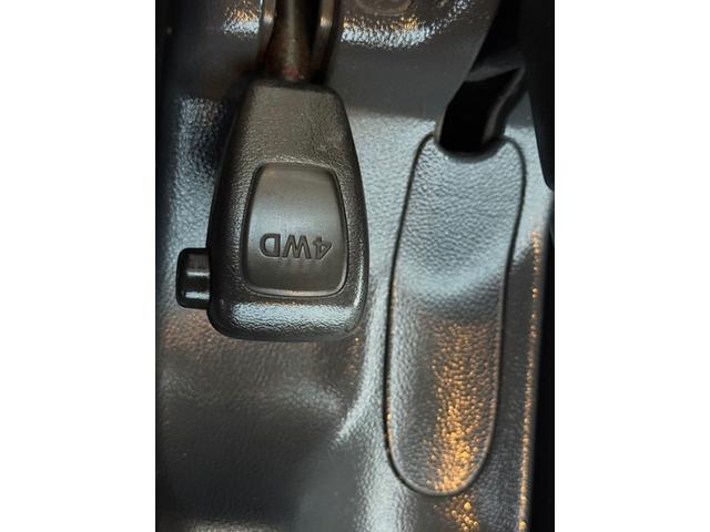 キャリイトラック エアコン・パワステ 4WD 5速MT 車検2年付き(36枚目)