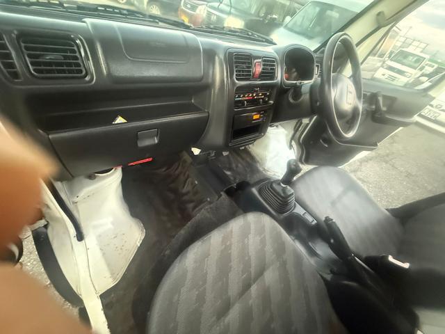 キャリイトラック エアコン・パワステ 4WD 5速MT 車検2年付き(40枚目)