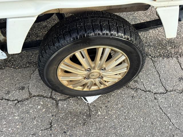 キャリイトラック エアコン・パワステ 4WD 5速MT 車検2年付き(44枚目)