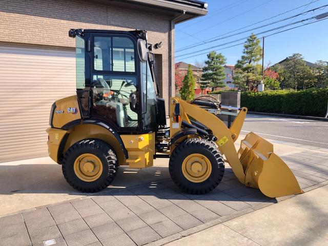 日本 　ＣＡＴホイールローダー　９０１Ｃ２　除雪仕様　バケット容量０．５立米　稼働時間４０ｈ　スノータイヤ　スノーワイパー　ＵＳＢ／ＡＵＸ／ラジオ　キャビンヒーター　前後作業灯　タイヤショベル　ディーゼル車（5枚目）