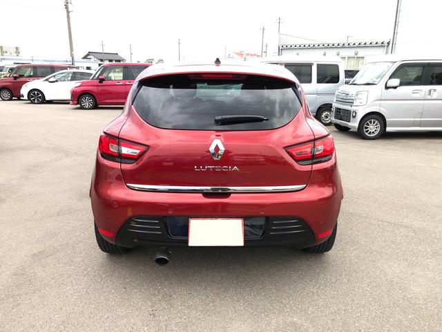 ルーテシア リミテッド　６０台限定車　バックモニター　ドライブレコーダー　カードキー　プッシュスタート　革巻きステアリング　ステアリングスイッチ　クルーズコントロール　純正アルミ　ＦＯＣＡＬスピーカー　オートライト　禁煙車（6枚目）