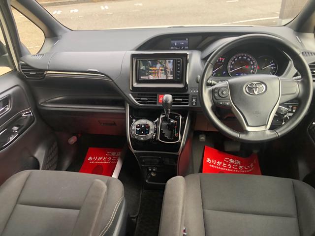 エスクァイア Ｘｉ　４ＷＤ　純正ＳＤナビ地デジ　フルセグＴＶ　ＤＶＤビデオ　Ｂｌｕｅｔｏｏｔｈ　バックモニター　ドライブレコーダー　ＥＴＣ　パワースライドドア　トヨタセーフティセンス　ＬＥＤヘッドライト　純正アルミ（11枚目）