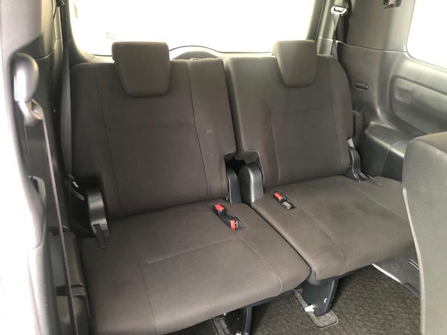 エスクァイア Ｘｉ　４ＷＤ　純正ＳＤナビ地デジ　フルセグＴＶ　ＤＶＤビデオ　Ｂｌｕｅｔｏｏｔｈ　バックモニター　ドライブレコーダー　ＥＴＣ　パワースライドドア　トヨタセーフティセンス　ＬＥＤヘッドライト　純正アルミ（14枚目）