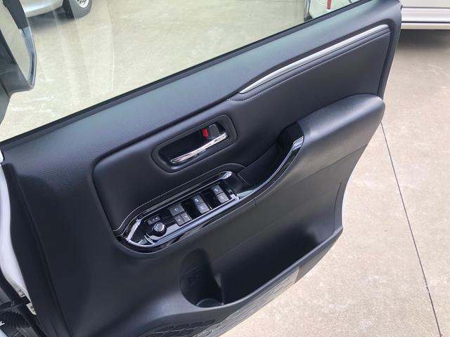 エスクァイア Ｘｉ　４ＷＤ　純正ＳＤナビ地デジ　フルセグＴＶ　ＤＶＤビデオ　Ｂｌｕｅｔｏｏｔｈ　バックモニター　ドライブレコーダー　ＥＴＣ　パワースライドドア　トヨタセーフティセンス　ＬＥＤヘッドライト　純正アルミ（28枚目）