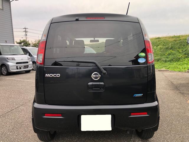 モコ X アイドリングストップ機能 オートエアコン スマートキー プッシュスタート 革巻ステアリング ベンチシート 純正アルミ ウインカードアミラー CD&USBオーディオ(5枚目)