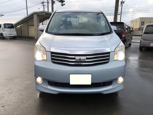 ノア X Lセレクション 4WD 寒冷地仕様 デュアルオートエアコン ワイパーデアイサー 両側パワースライドドア スマートキー プッシュスタート SDナビ地デジ フルセグTV DVDビデオ Bluetooth バックモニター(4枚目)