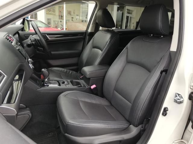 レガシィアウトバック リミテッド アイサイト 純正ナビ TV USB パワーバックドア 革シート シートヒーター 社外マフラー(10枚目)