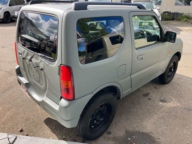 ジムニー ランドベンチャー キーレスエントリー 4WD ETC CD アルミホイール 革シート シートヒーター 運転席・助手席エアバック ABS 衝突安全ボディ エアコン パワーウインドウ(12枚目)