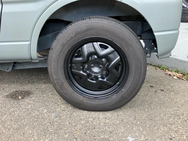 ジムニー ランドベンチャー キーレスエントリー 4WD ETC CD アルミホイール 革シート シートヒーター 運転席・助手席エアバック ABS 衝突安全ボディ エアコン パワーウインドウ(21枚目)