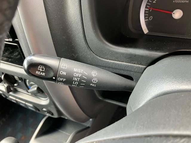 ジムニー ランドベンチャー キーレスエントリー 4WD ETC CD アルミホイール 革シート シートヒーター 運転席・助手席エアバック ABS 衝突安全ボディ エアコン パワーウインドウ(44枚目)