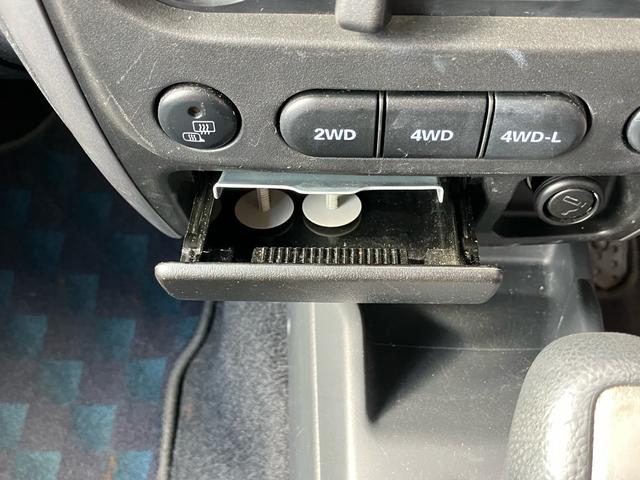 ジムニー ランドベンチャー キーレスエントリー 4WD ETC CD アルミホイール 革シート シートヒーター 運転席・助手席エアバック ABS 衝突安全ボディ エアコン パワーウインドウ(56枚目)
