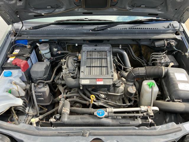 ジムニー ランドベンチャー キーレスエントリー 4WD ETC CD アルミホイール 革シート シートヒーター 運転席・助手席エアバック ABS 衝突安全ボディ エアコン パワーウインドウ(62枚目)